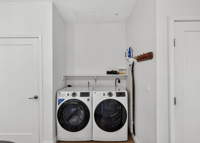 Alloy Midtown Apartment